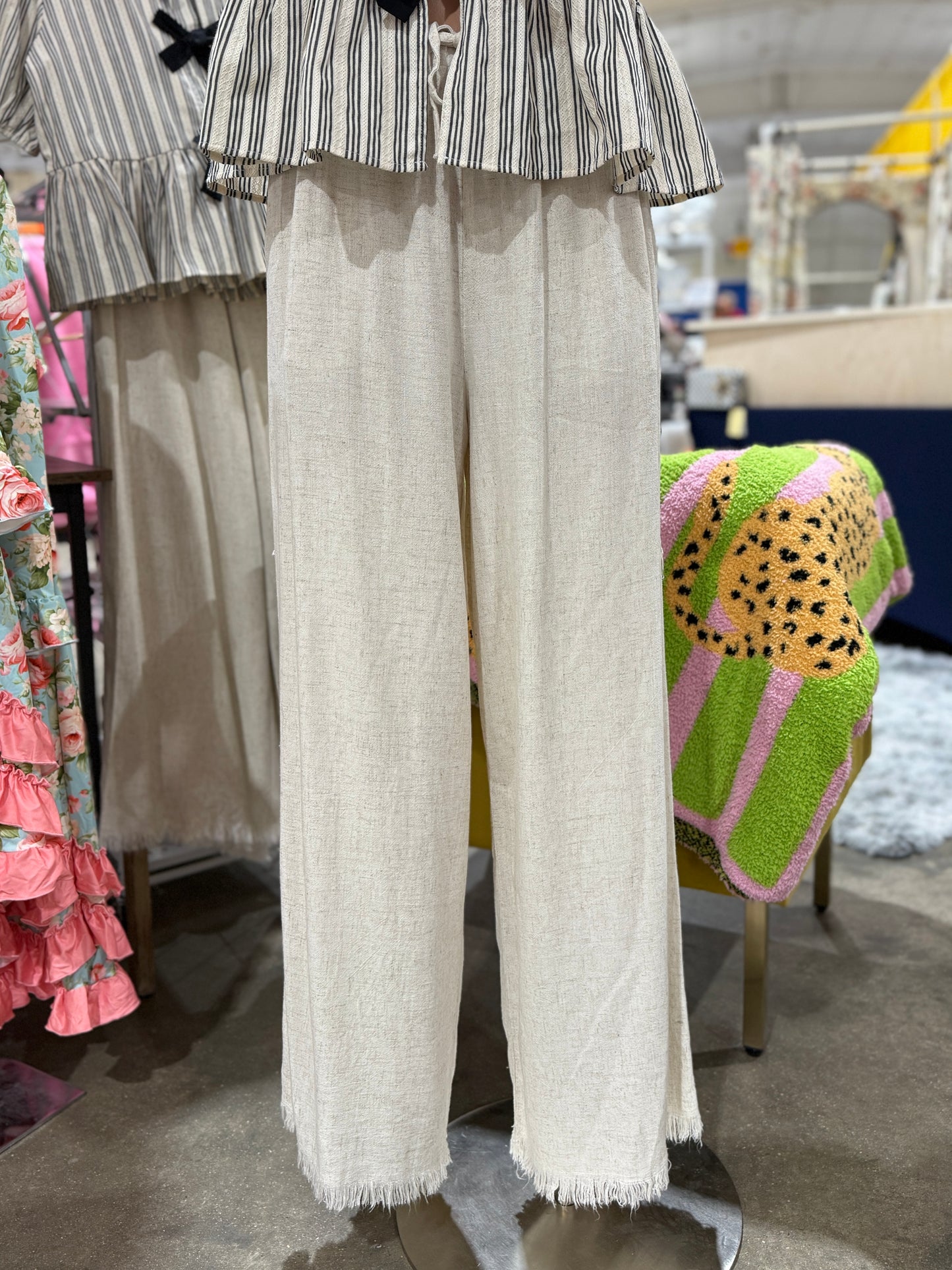 Linen Blend Raw Edge Hem Pant