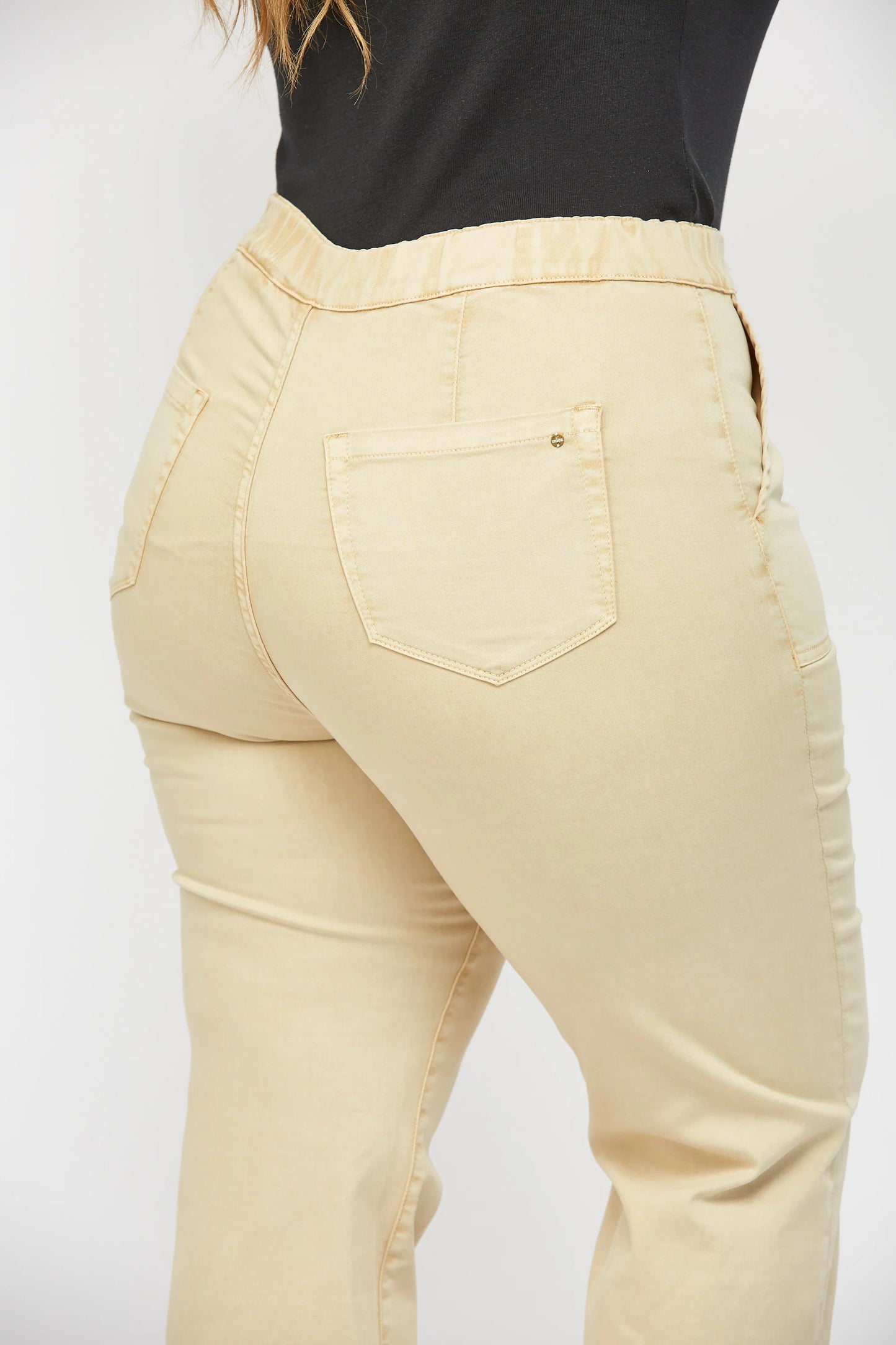 High Rise Jogger in Almond