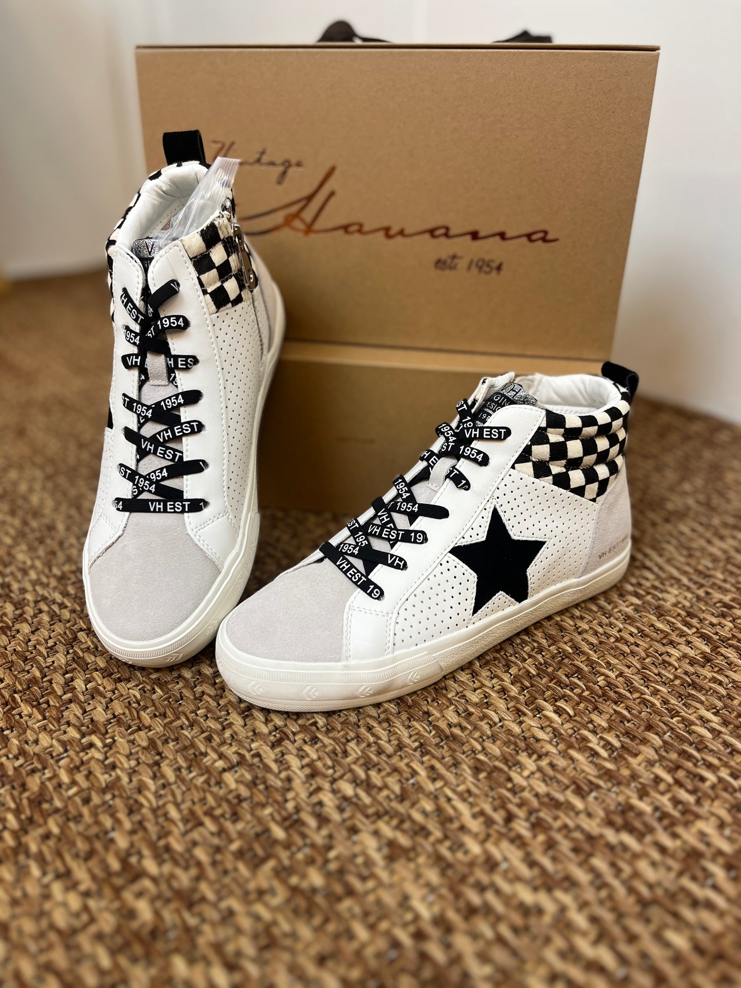 Vintage Havana Lester 18 Checkered Collar High Top Sneaker