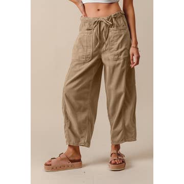 Mid Rise Wide Leg Pants w/ Pockets