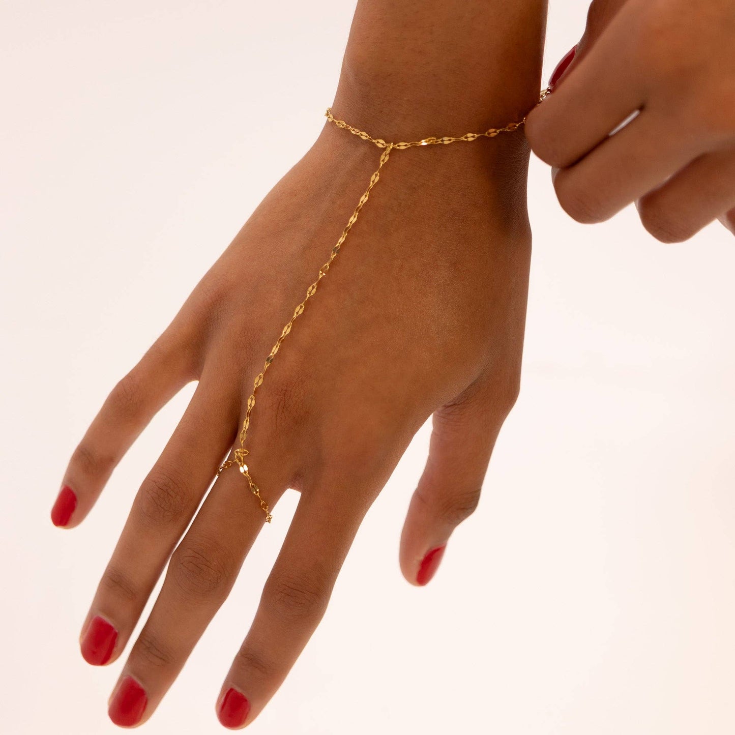 Lip Hand Chain 18K Gold PVD Stainless Steel