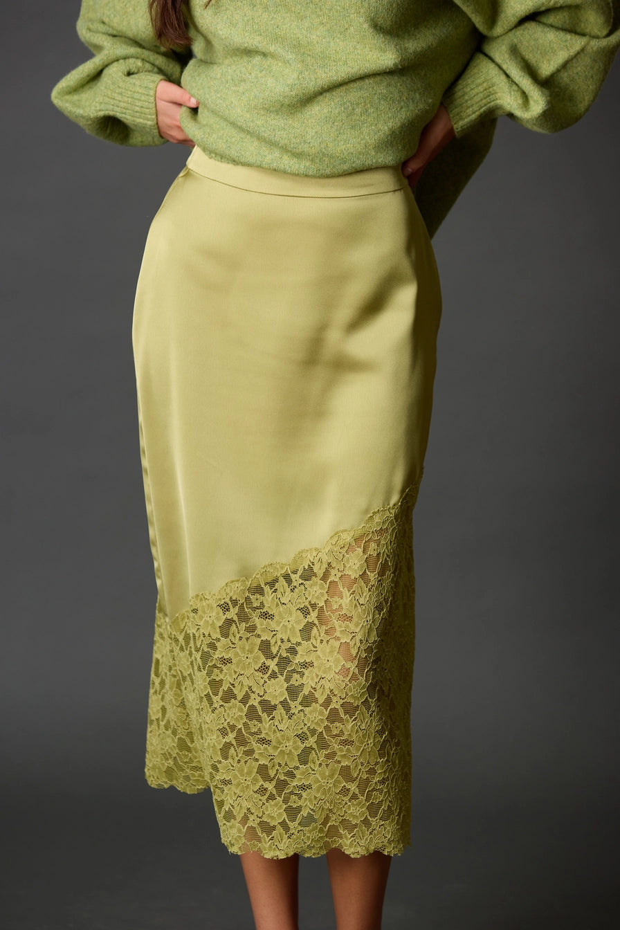 Asymmetrical Lace Contrast Skirt