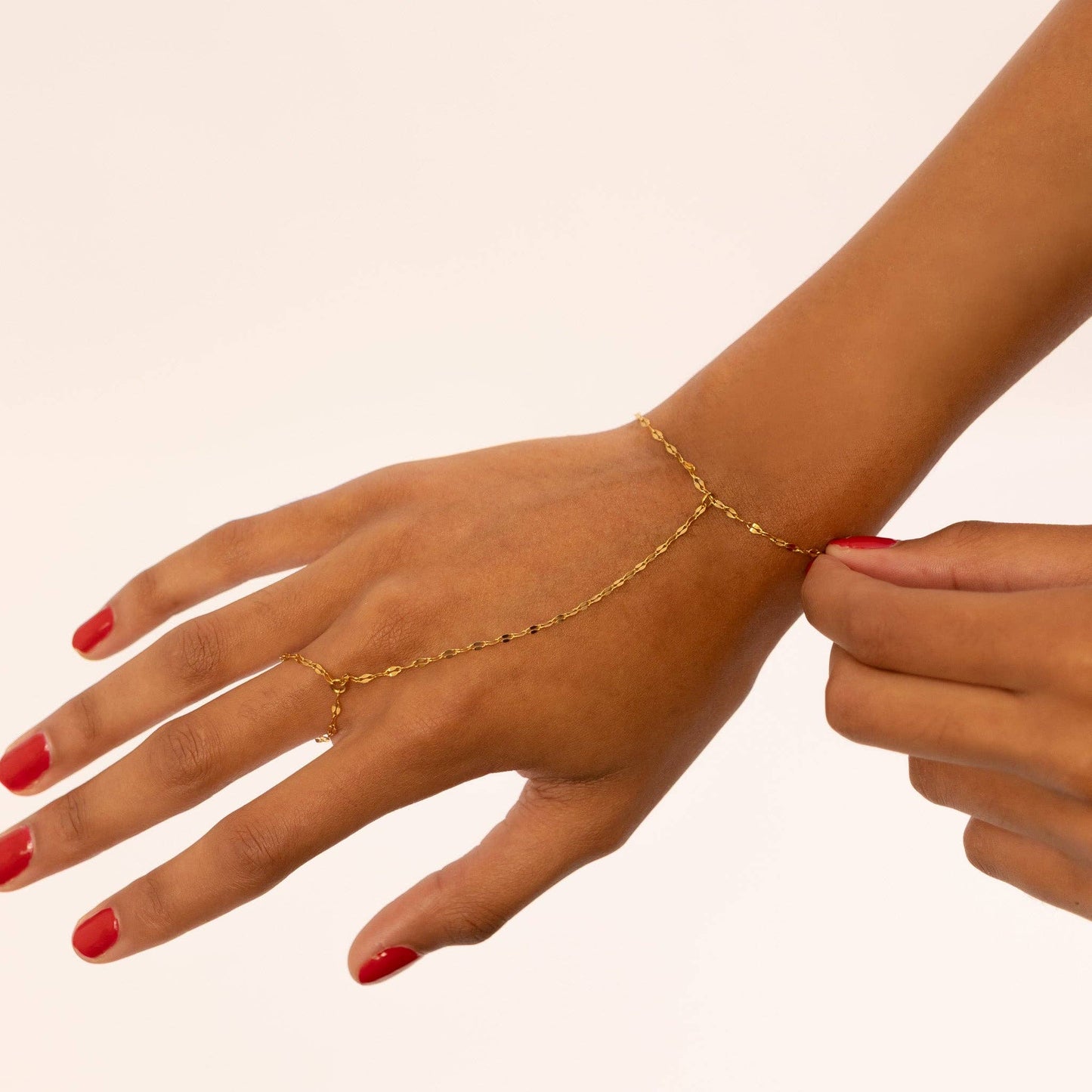 Lip Hand Chain 18K Gold PVD Stainless Steel