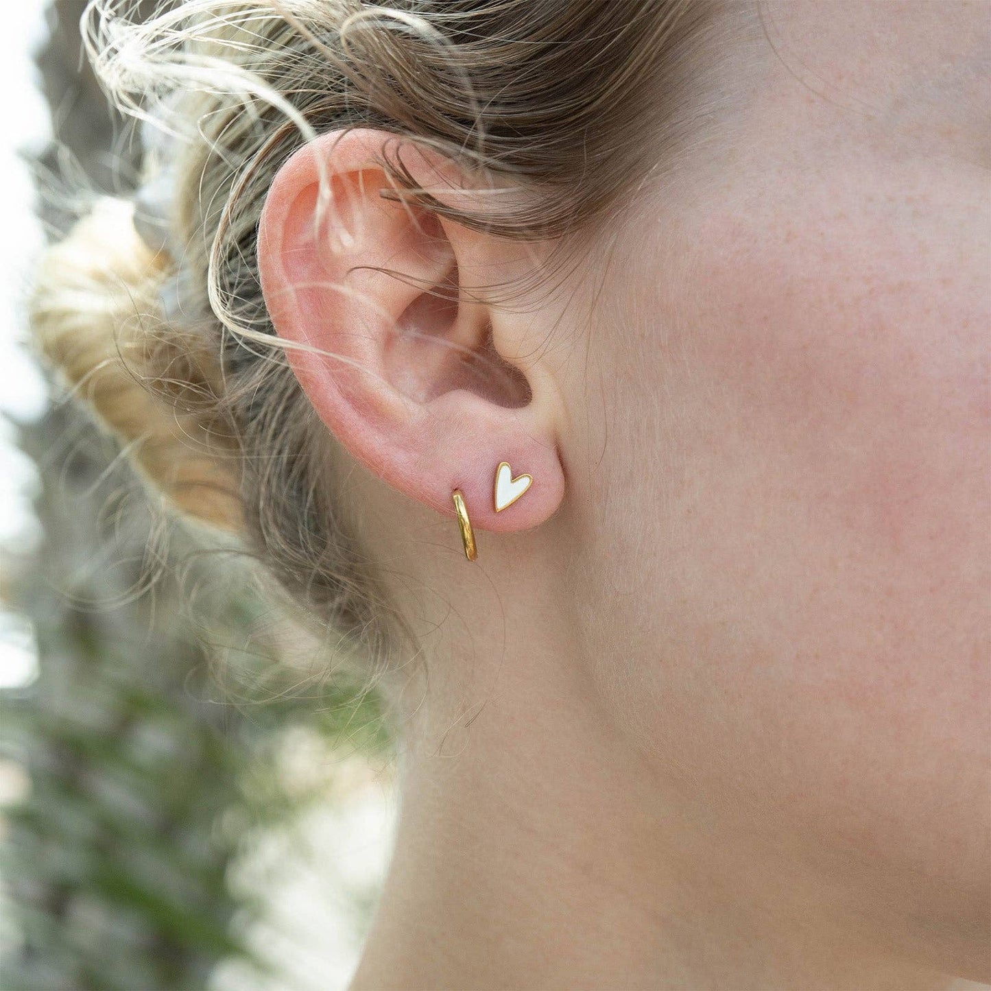 White Heart Stud Earrings 18K Gold PVD Stainless Steel